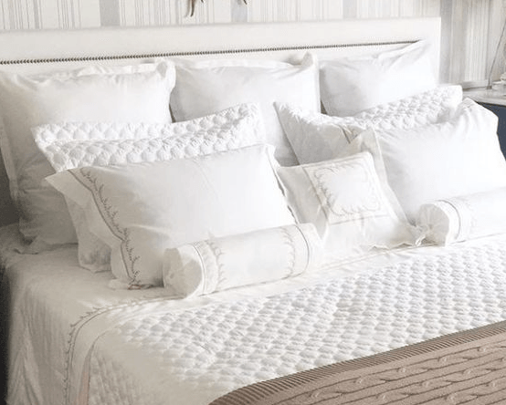 Transforme seu quarto em um refúgio aconchegante: Dicas para montar uma linda cama