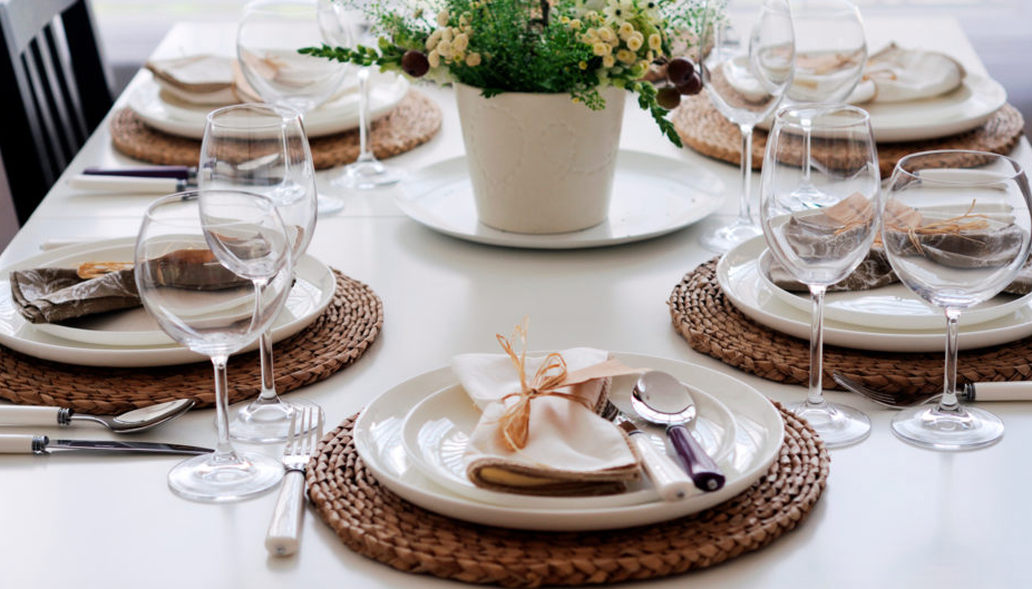Transforme sua Mesa Posta: Truques para Uma Apresentação Elegante e Convidativa