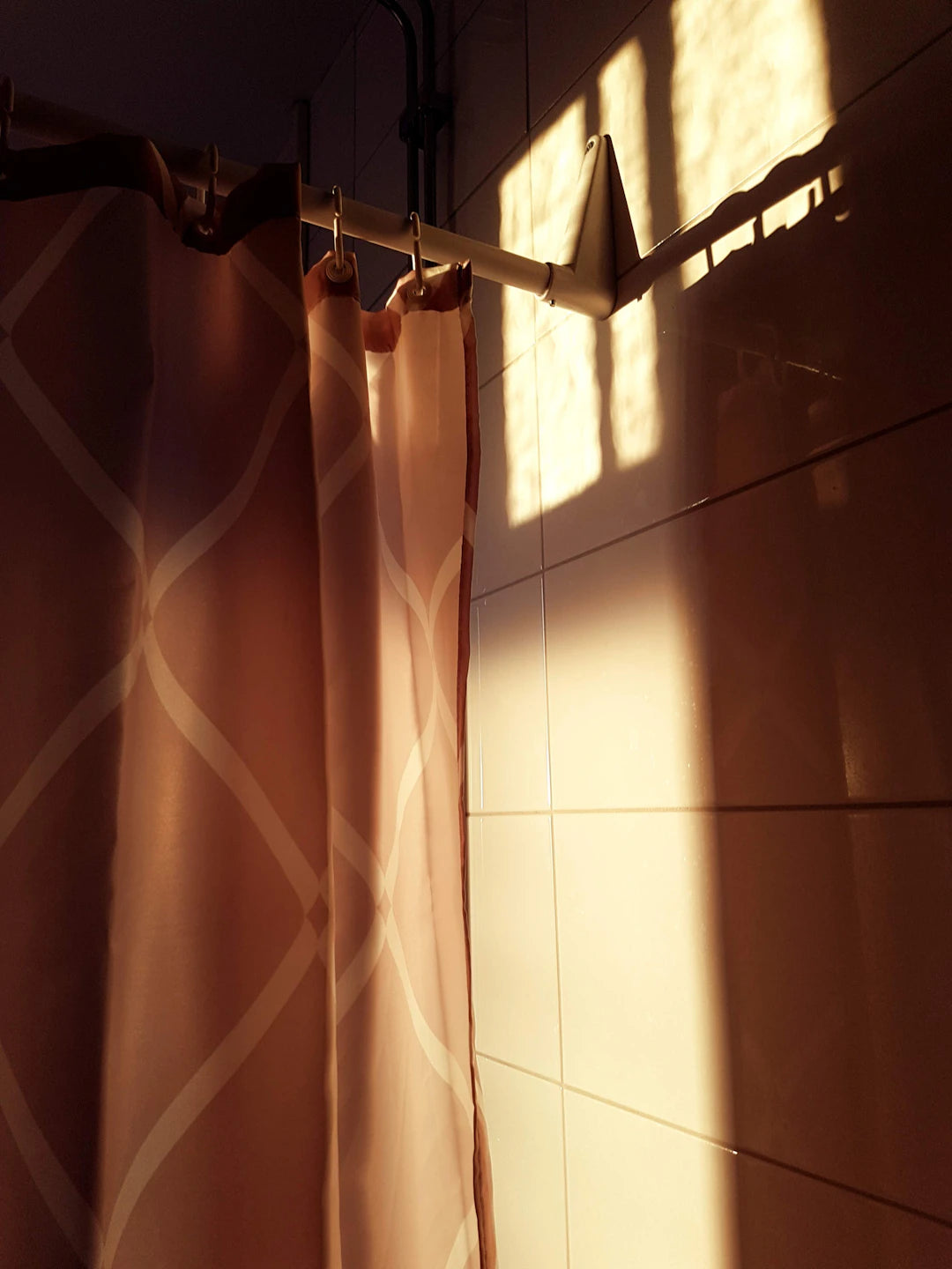 A Importância das Cortinas na Decoração do Banheiro