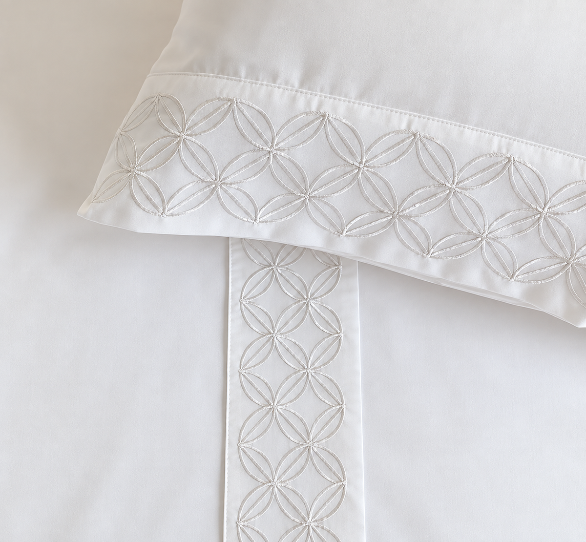 Jogo de Cama Basicasa Bordado Branco - Queen