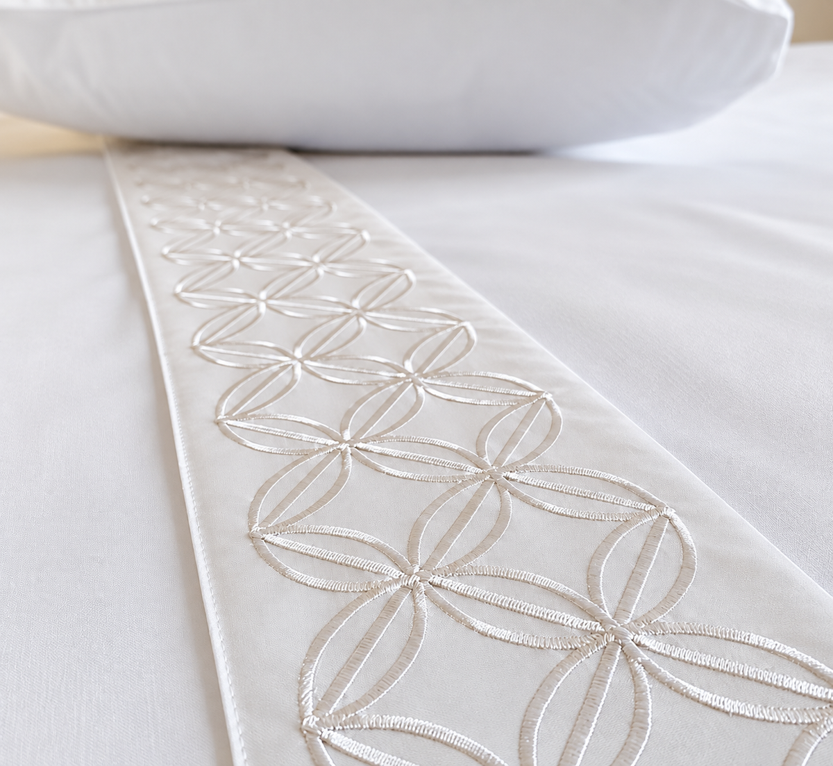Jogo de Cama Basicasa Bordado Branco - Queen