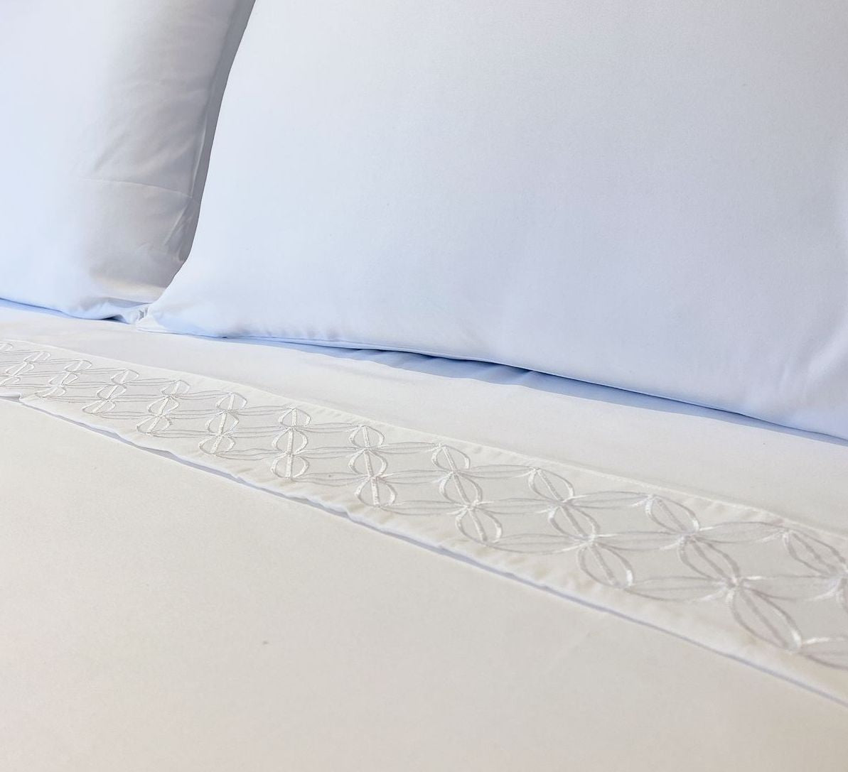 Jogo de Cama Basicasa Bordado Branco - Queen
